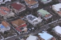 Schade orkaan Irma op Sint Maarten vanuit helikopter