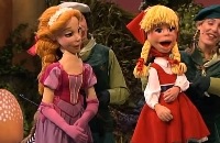 Assepoester en Roodkapje zingen het Prinsessenlied